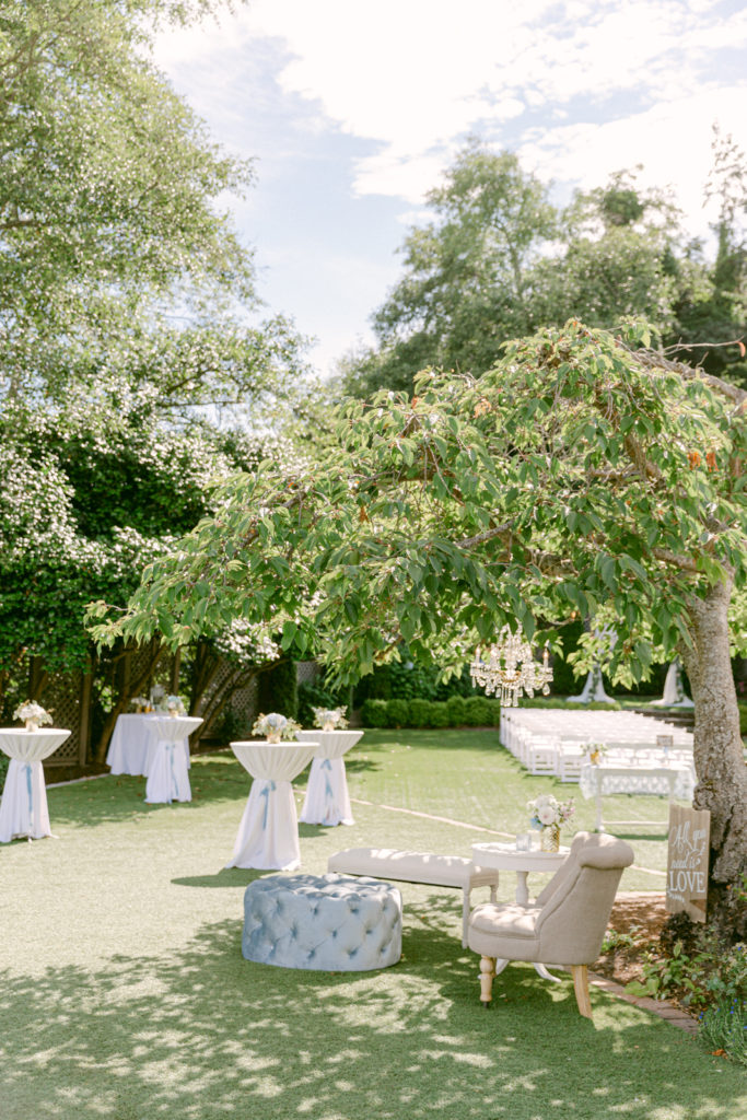 Outdoor wedding furniture ideas for a backyard wedding